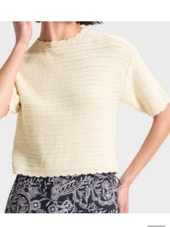 Universal Thread Sweaters - Universal Thread Cream Crochet Pullover Sweater Size Medium